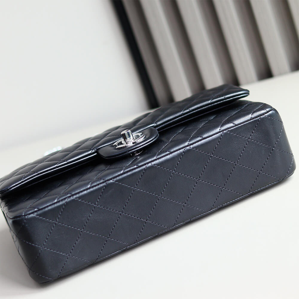 CHANEL CLASSIC FLAP HANDBAG(TAX-FREE Grade)