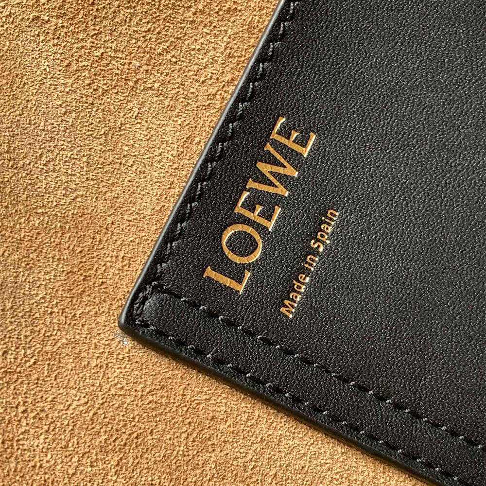 LOEWE Medium Pebble bucket in smooth calfskin(high-end grade)