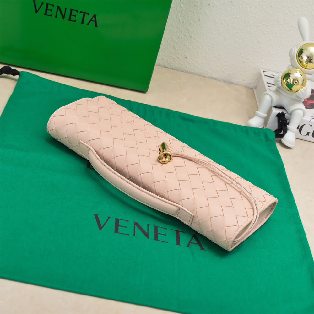 Bottega Veneta Andiamo Clutch(HIGH-END GRADE)